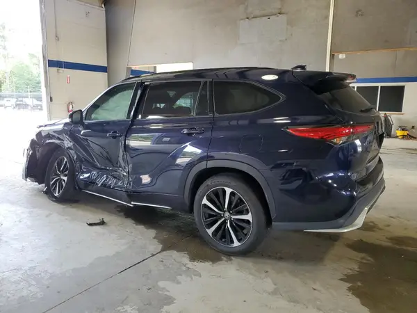 5TDJZRBH2MS095844 2021 TOYOTA HIGHLANDER - Image 2