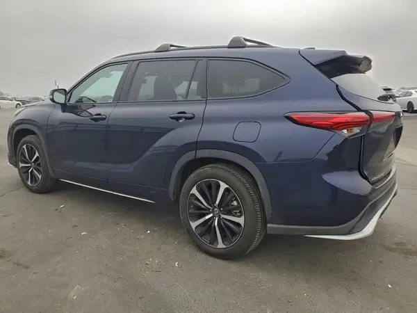 5TDJZRBH2MS105949 2021 TOYOTA HIGHLANDER - Image 2