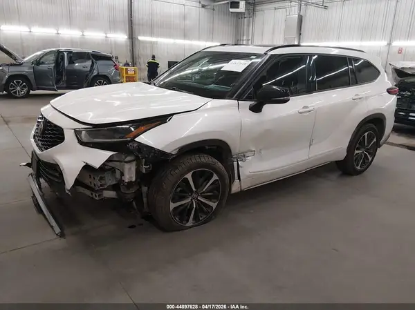 5TDJZRBH2MS113467 2021 TOYOTA HIGHLANDER - Image 2