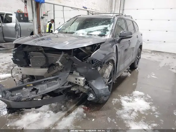 5TDJZRBH2NS169751 2022 TOYOTA HIGHLANDER - Image 2