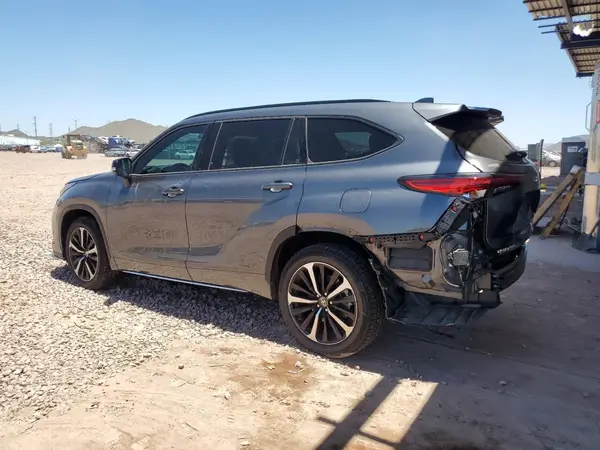 5TDJZRBH2NS170804 2022 TOYOTA HIGHLANDER - Image 2