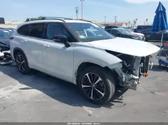 5TDJZRBH2NS174173 2022 TOYOTA HIGHLANDER