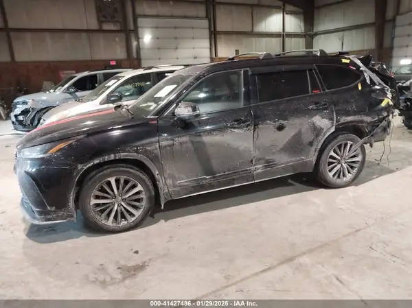 5TDJZRBH2NS217359 2022 TOYOTA HIGHLANDER - Image 2