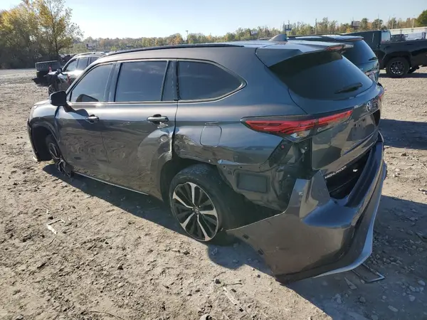 5TDJZRBH3MS066921 2021 TOYOTA HIGHLANDER - Image 2