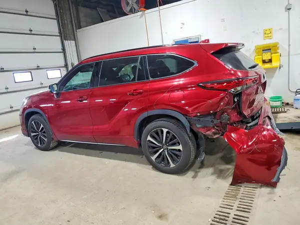 5TDJZRBH3MS080768 2021 TOYOTA HIGHLANDER - Image 2