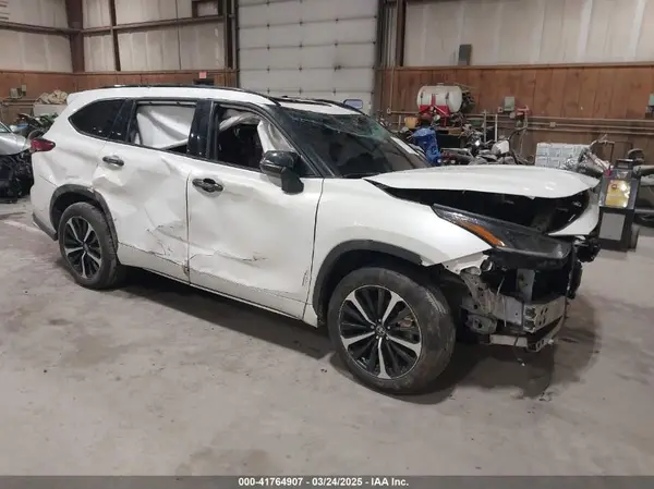 5TDJZRBH3MS096534 2021 TOYOTA HIGHLANDER - Image 1
