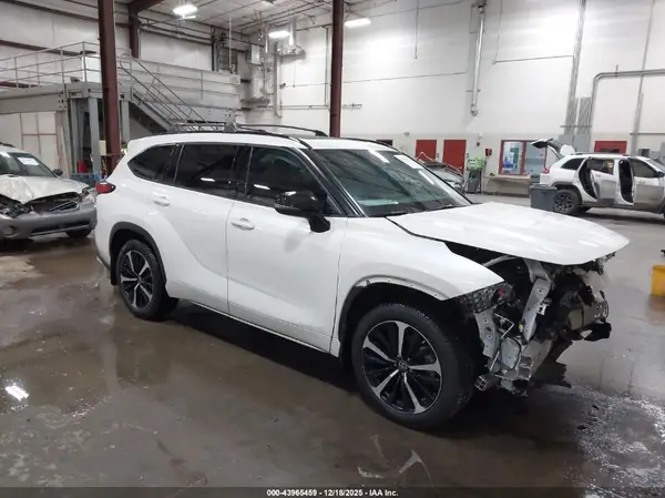 5TDJZRBH3MS120444 2021 TOYOTA HIGHLANDER - Image 1