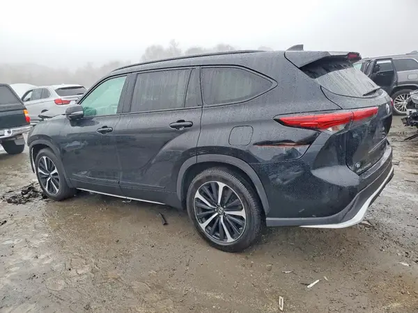 5TDJZRBH4MS058178 2021 TOYOTA HIGHLANDER - Image 2