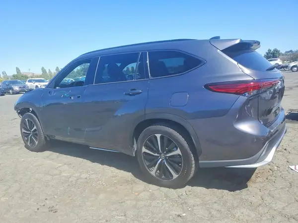 5TDJZRBH4MS086398 2021 TOYOTA HIGHLANDER - Image 2