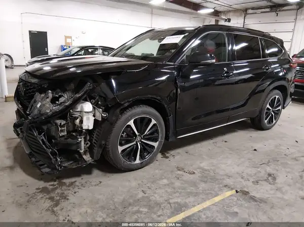 5TDJZRBH4MS087387 2021 TOYOTA HIGHLANDER - Image 2