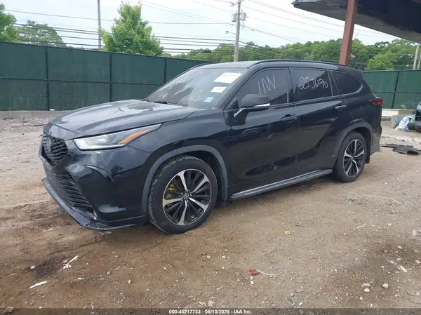 5TDJZRBH4MS111882 2021 TOYOTA HIGHLANDER - Image 2