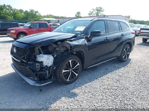 5TDJZRBH4MS150763 2021 TOYOTA HIGHLANDER - Image 2