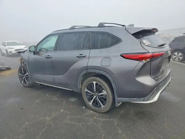 5TDJZRBH4NS203138 2022 TOYOTA HIGHLANDER - Image 2