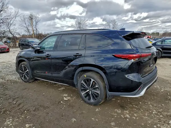 5TDJZRBH4NS211398 2022 TOYOTA HIGHLANDER - Image 2