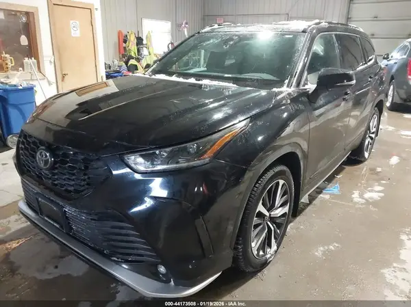 5TDJZRBH4NS216522 2022 TOYOTA HIGHLANDER - Image 2