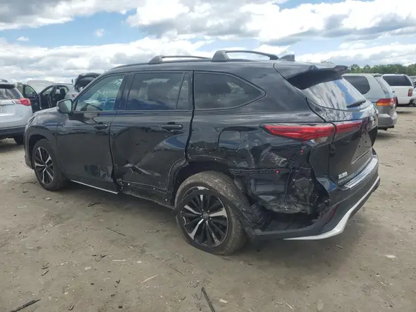 5TDJZRBH5NS165192 2022 TOYOTA HIGHLANDER - Image 2