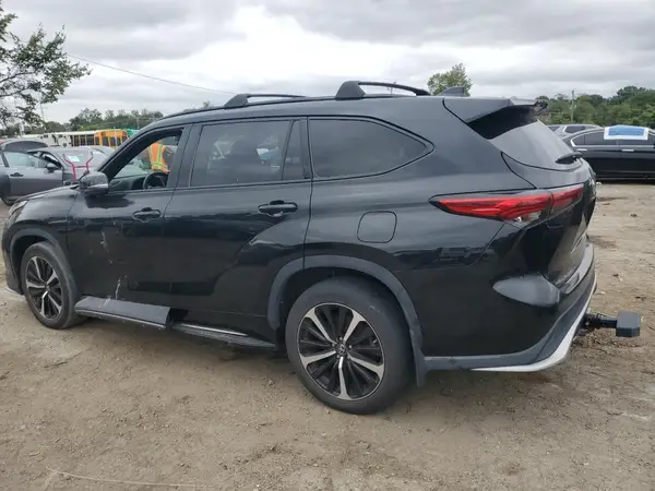 5TDJZRBH6MS131759 2021 TOYOTA HIGHLANDER - Image 2