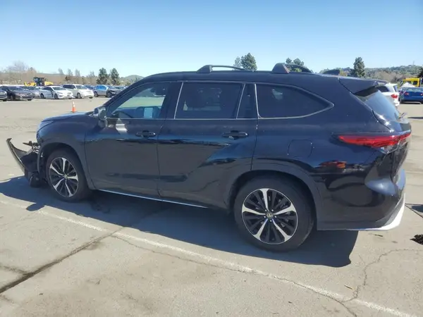 5TDJZRBH6MS147153 2021 TOYOTA HIGHLANDER - Image 2