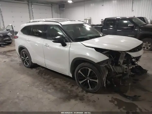 5TDJZRBH6NS163080 2022 TOYOTA HIGHLANDER - Image 1
