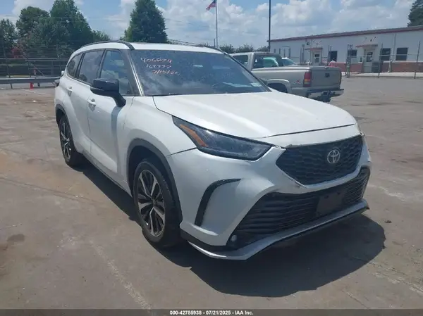5TDJZRBH6NS164777 2022 TOYOTA HIGHLANDER - Image 1