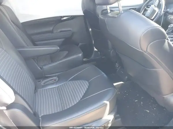 5TDJZRBH6NS251174 2022 TOYOTA HIGHLANDER - Image 8