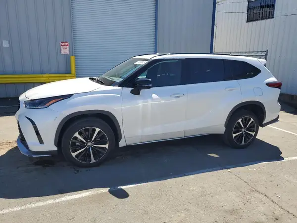 5TDJZRBH7MS092910 2021 TOYOTA HIGHLANDER - Image 1