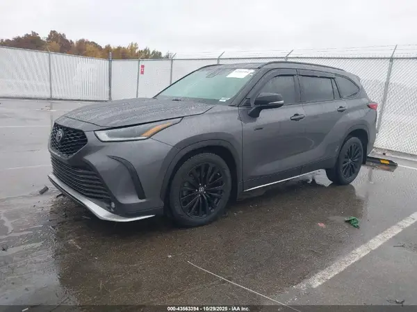 5TDJZRBH7MS127123 2021 TOYOTA HIGHLANDER - Image 2