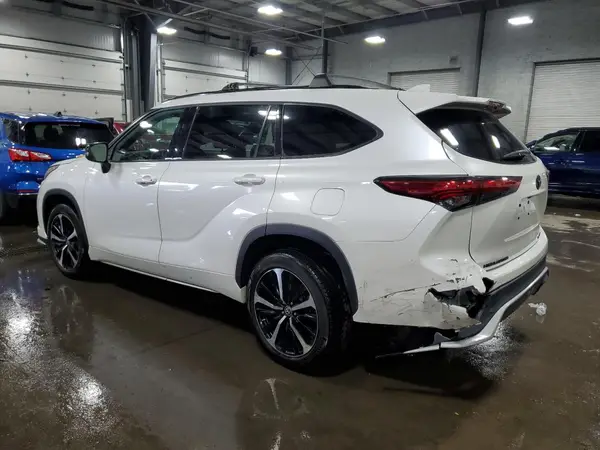5TDJZRBH7MS130443 2021 TOYOTA HIGHLANDER - Image 2