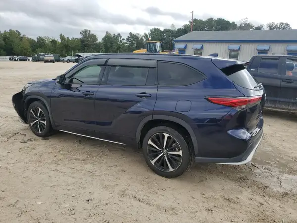 5TDJZRBH7NS180891 2022 TOYOTA HIGHLANDER - Image 2