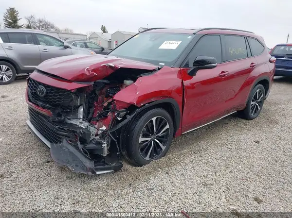 5TDJZRBH7NS204901 2022 TOYOTA HIGHLANDER - Image 2
