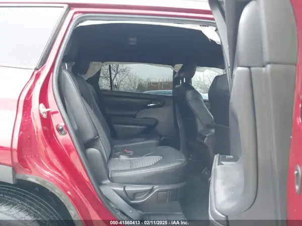5TDJZRBH7NS204901 2022 TOYOTA HIGHLANDER - Image 8