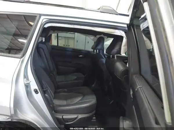 5TDJZRBH8MS072794 2021 TOYOTA HIGHLANDER - Image 8