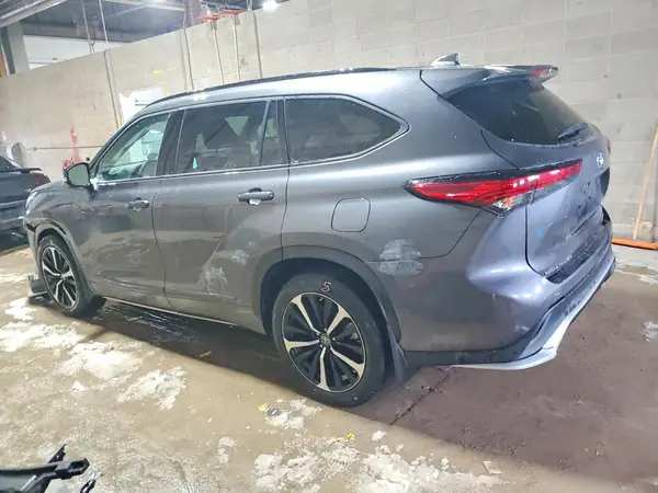 5TDJZRBH8MS130032 2021 TOYOTA HIGHLANDER - Image 2