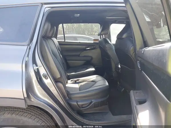 5TDJZRBH8MS137143 2021 TOYOTA HIGHLANDER - Image 8