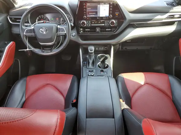 5TDJZRBH8NS213865 2022 TOYOTA HIGHLANDER - Image 8
