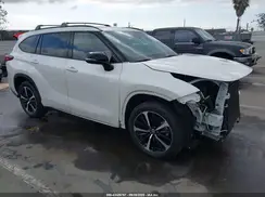 5TDJZRBH9MS068379 2021 TOYOTA HIGHLANDER