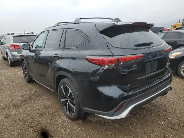5TDJZRBH9NS220551 2022 TOYOTA HIGHLANDER - Image 2