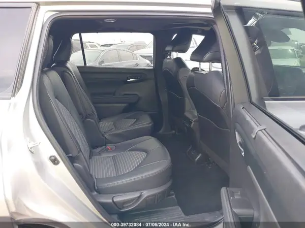 5TDJZRBHXNS176401 2022 TOYOTA HIGHLANDER - Image 8