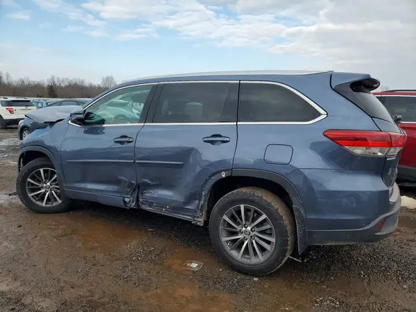 5TDJZRFH0HS360535 2017 TOYOTA HIGHLANDER - Image 2