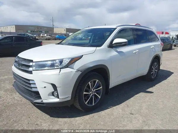 5TDJZRFH0HS361927 2017 TOYOTA HIGHLANDER - Image 2