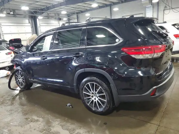 5TDJZRFH0HS368506 2017 TOYOTA HIGHLANDER - Image 2