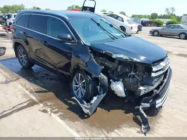 5TDJZRFH0HS370238 2017 TOYOTA HIGHLANDER - Image 1