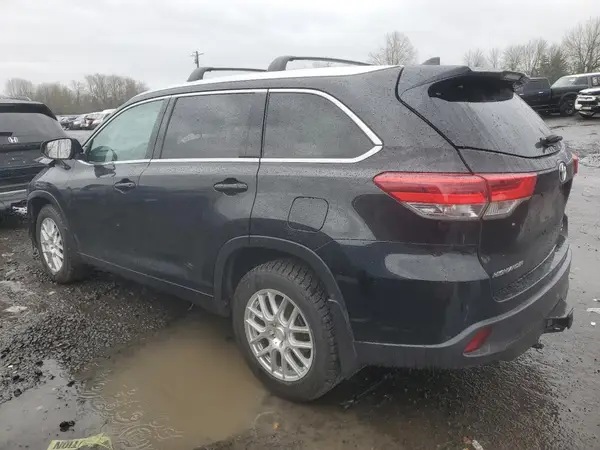 5TDJZRFH0HS373141 2017 TOYOTA HIGHLANDER - Image 2