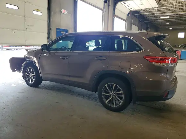 5TDJZRFH0HS376783 2017 TOYOTA HIGHLANDER - Image 2
