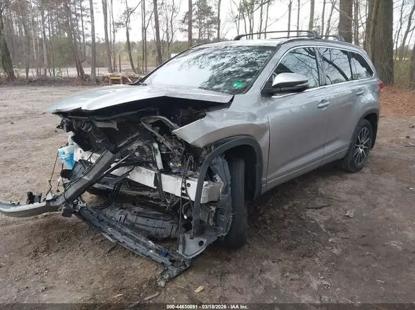5TDJZRFH0HS377285 2017 TOYOTA HIGHLANDER - Image 2