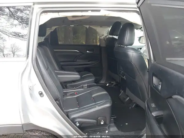 5TDJZRFH0HS377285 2017 TOYOTA HIGHLANDER - Image 8