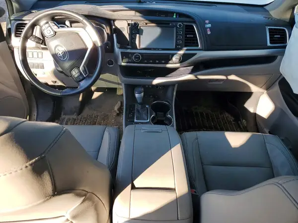 5TDJZRFH0HS377612 2017 TOYOTA HIGHLANDER - Image 8