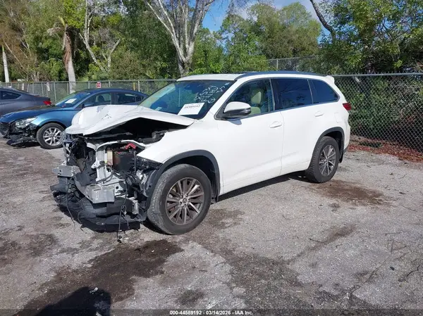 5TDJZRFH0HS378534 2017 TOYOTA HIGHLANDER - Image 2