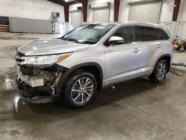 5TDJZRFH0HS380476 2017 TOYOTA HIGHLANDER - Image 1