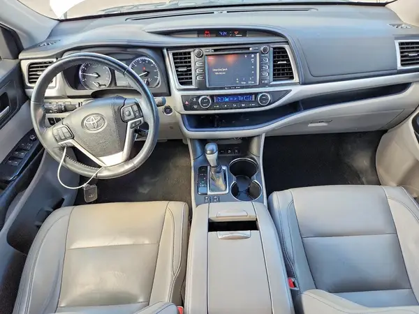 5TDJZRFH0HS382731 2017 TOYOTA HIGHLANDER - Image 8